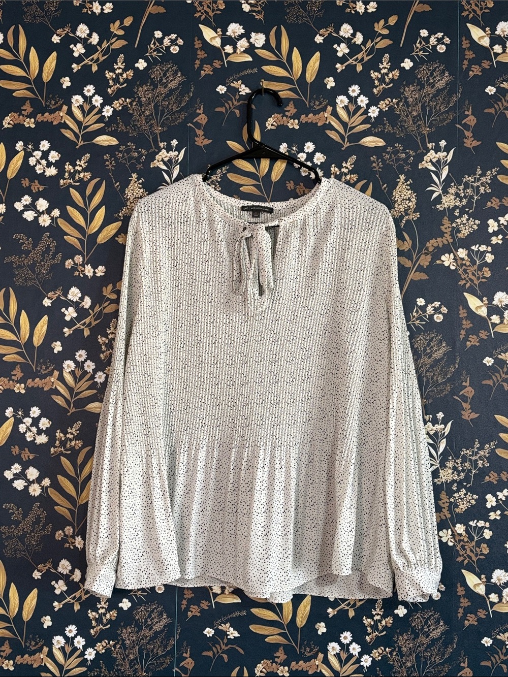 Adrianna Papell White Blouse with Black Speckle Tie-Neck Size L